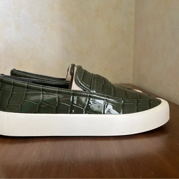 Vince Women's Ghita Slip On Sneakers. New, Size 7, Green - Picture 6 of 10
